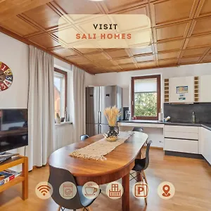 Sali Homes K39 Monte-carlo -spacious 6-bedroom With Terrace And Garden Views In Ideal For Groups Bayreuth
